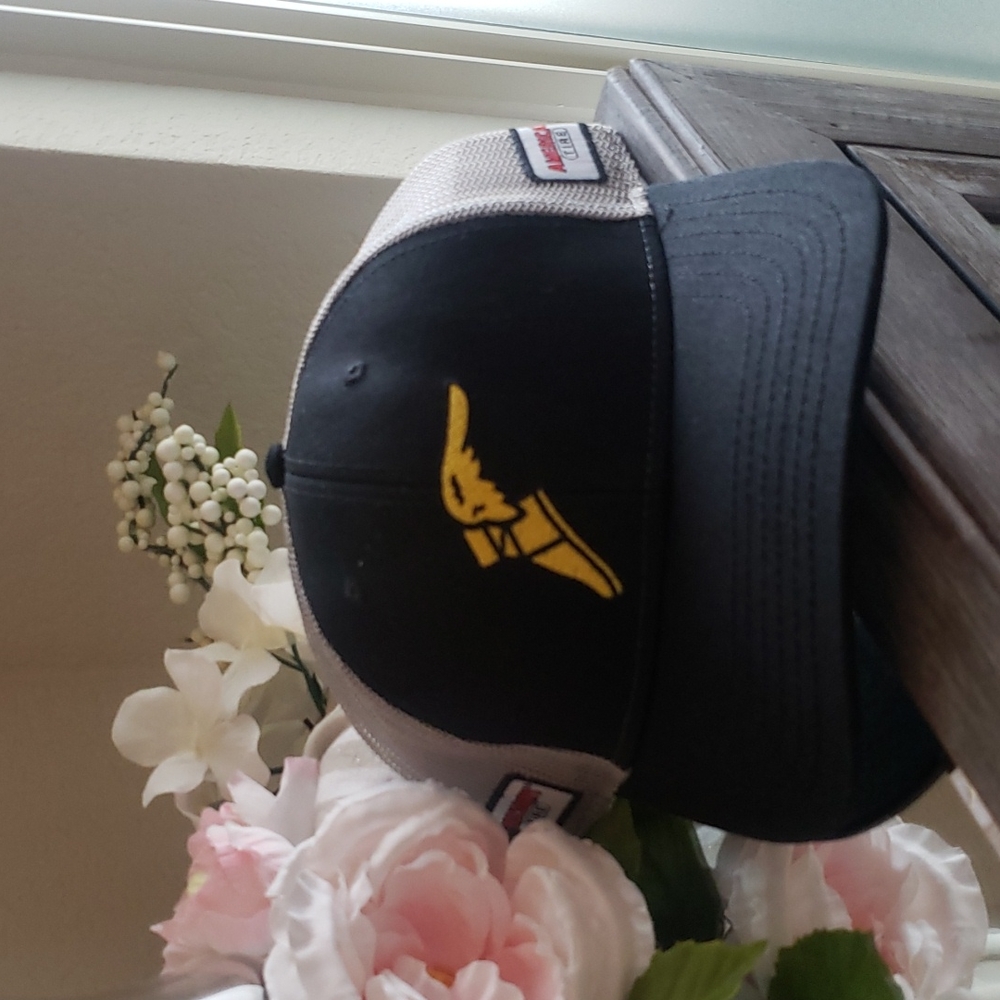 Trucker hat